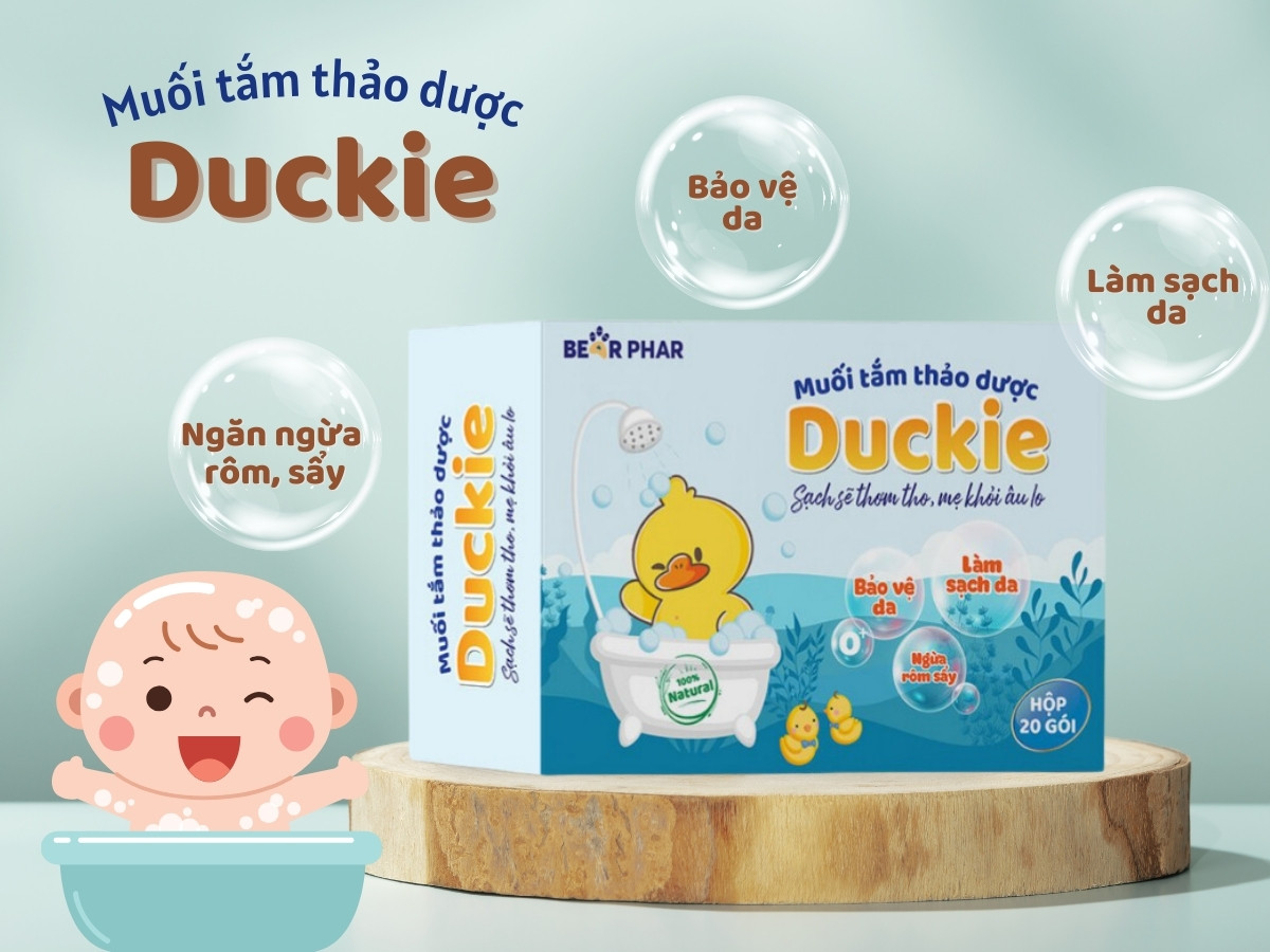 Muối tắm thảo dược Duckie 13 Muối tắm thảo dược Duckie giúp làm sạch, ngăn ngừa bệnh ngoài da ở trẻ